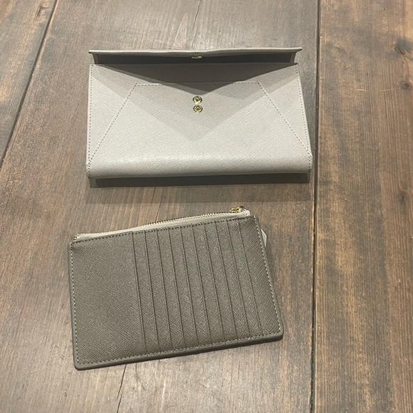 Neiman Marcus Women’s Cream Envelope Checkbook 100% Leather Wallet - Picture 4 of 8